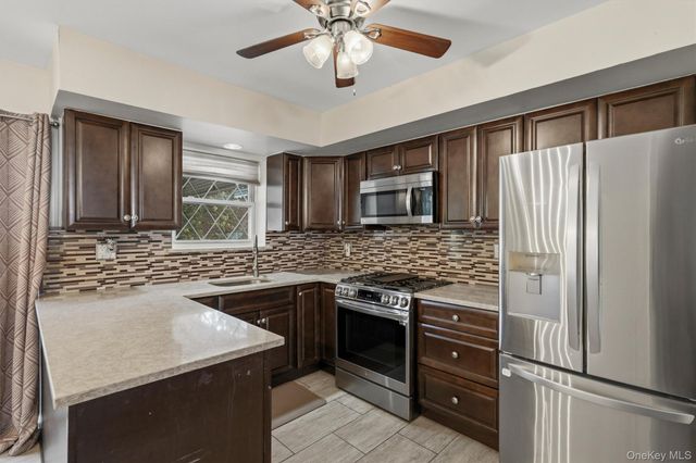 1018 Throggmorton Avenue, Bronx, NY 10465