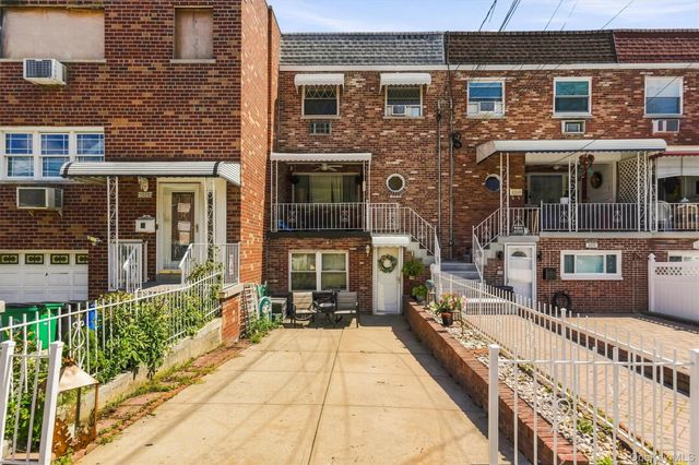 1018 Throggmorton Avenue, Bronx, NY 10465