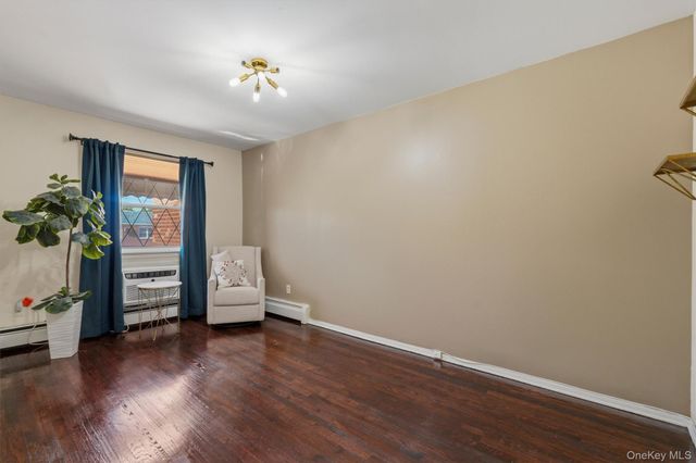 1018 Throggmorton Avenue, Bronx, NY 10465