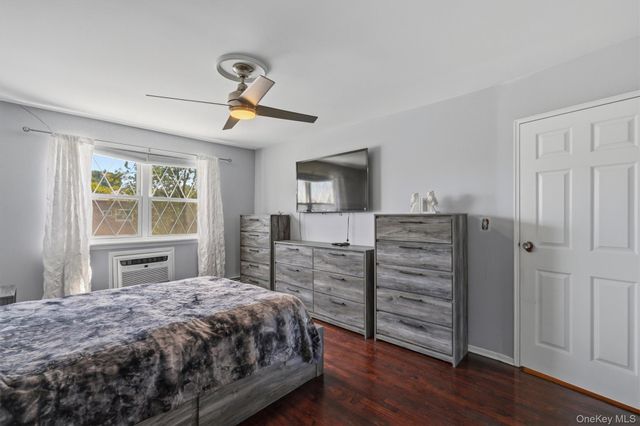 1018 Throggmorton Avenue, Bronx, NY 10465