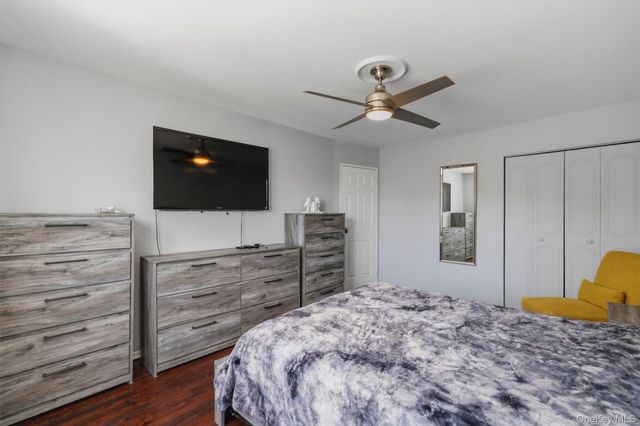 1018 Throggmorton Avenue, Bronx, NY 10465