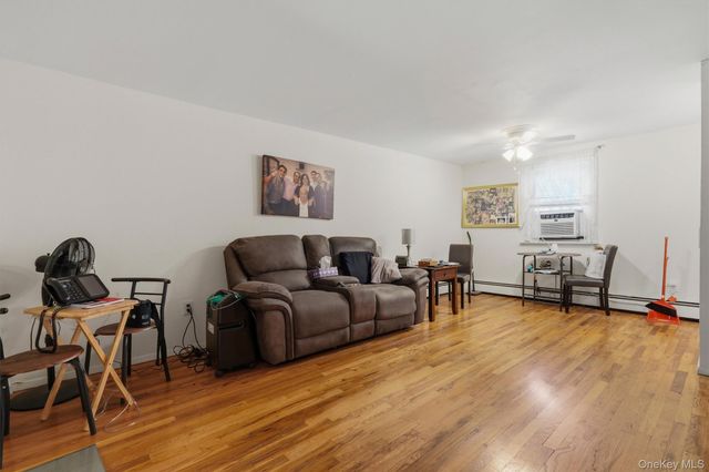 1018 Throggmorton Avenue, Bronx, NY 10465