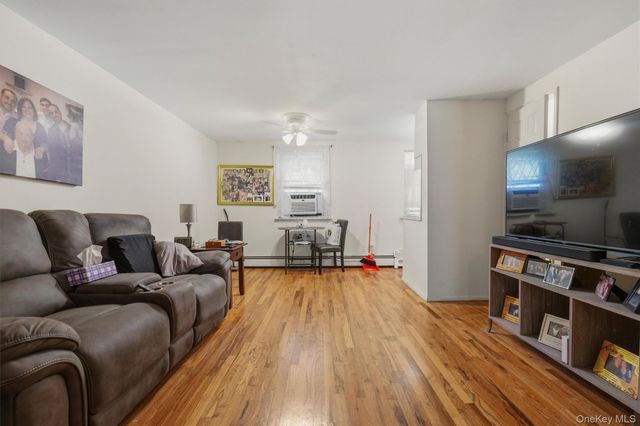 1018 Throggmorton Avenue, Bronx, NY 10465