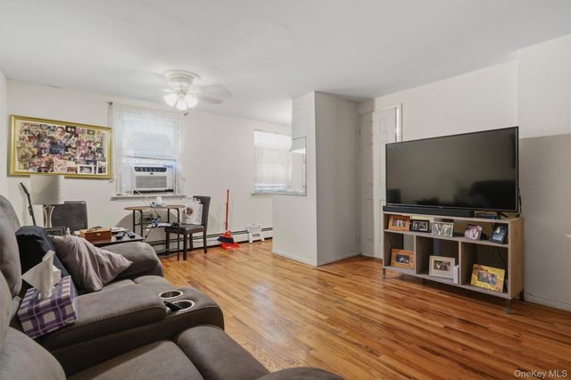 1018 Throggmorton Avenue, Bronx, NY 10465