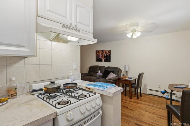 1018 Throggmorton Avenue, Bronx, NY 10465
