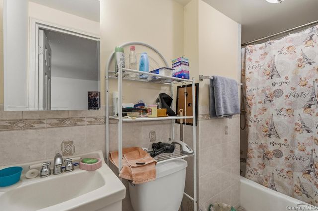 1018 Throggmorton Avenue, Bronx, NY 10465