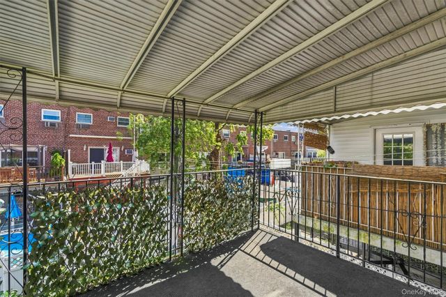 1018 Throggmorton Avenue, Bronx, NY 10465