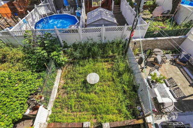 1018 Throggmorton Avenue, Bronx, NY 10465