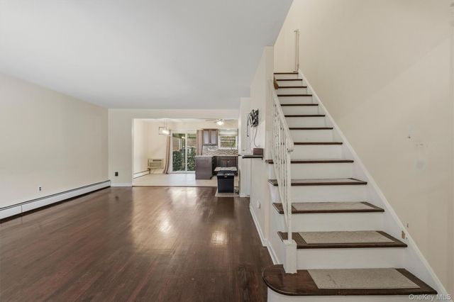 1018 Throggmorton Avenue, Bronx, NY 10465
