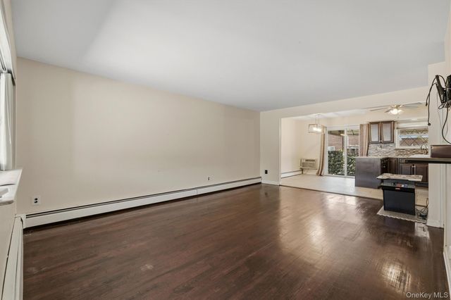 1018 Throggmorton Avenue, Bronx, NY 10465