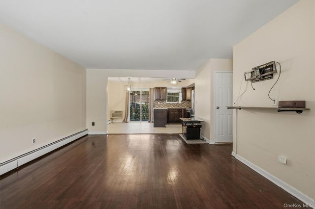 1018 Throggmorton Avenue, Bronx, NY 10465