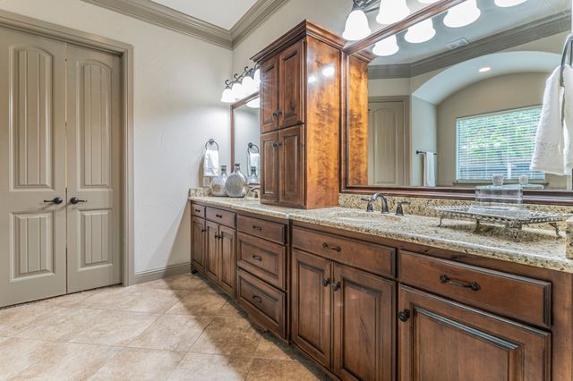 406 Waterlane Drive, Mansfield, TX 76063