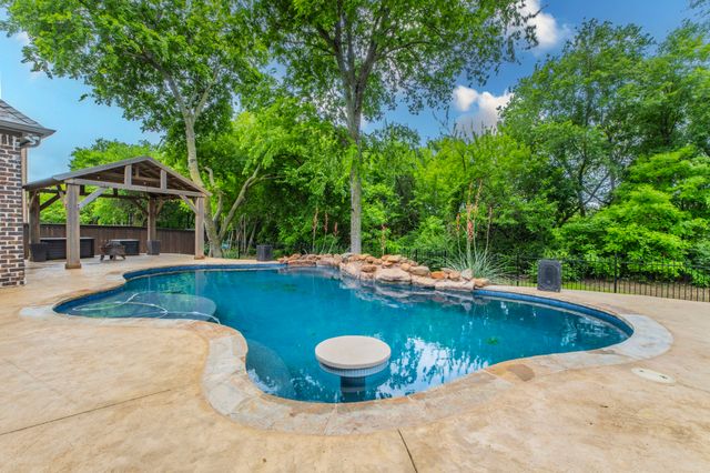 406 Waterlane Drive, Mansfield, TX 76063