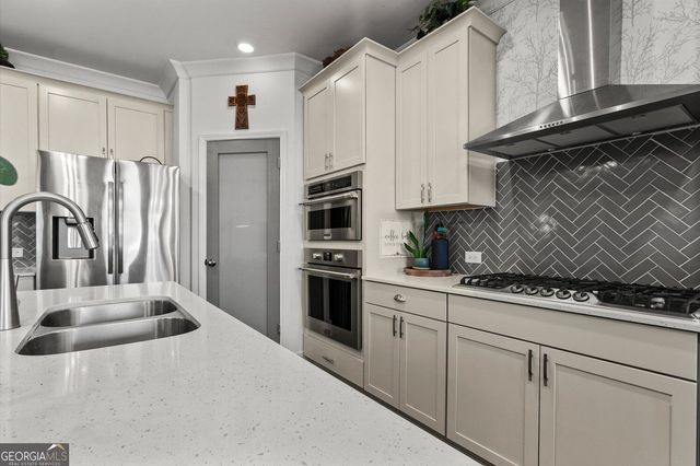 1453 Bluffs Ridge Way, Canton, GA 30114