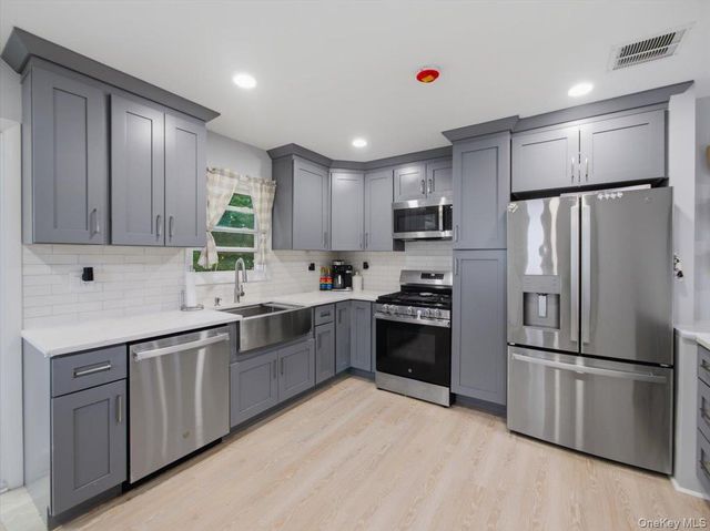 784 Brookridge Drive, Valley Cottage, NY 10989