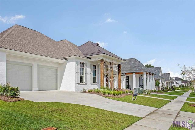 34 Oakland Crossing Blvd, Prairieville, LA 70769