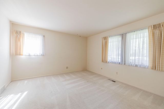 8480 Hampton, Grosse Ile Twp, MI 48138
