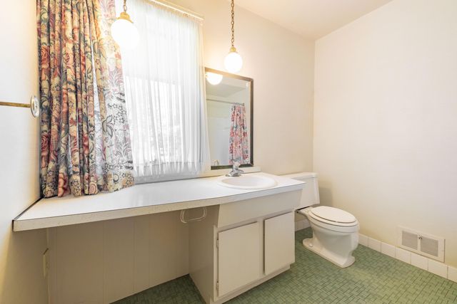 8480 Hampton, Grosse Ile Twp, MI 48138