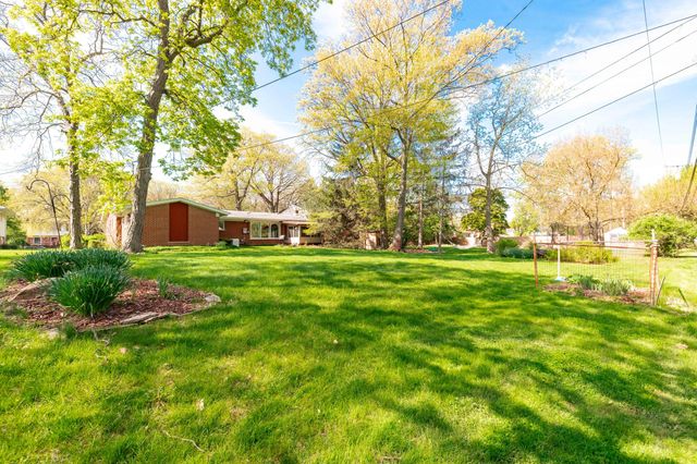 8480 Hampton, Grosse Ile Twp, MI 48138