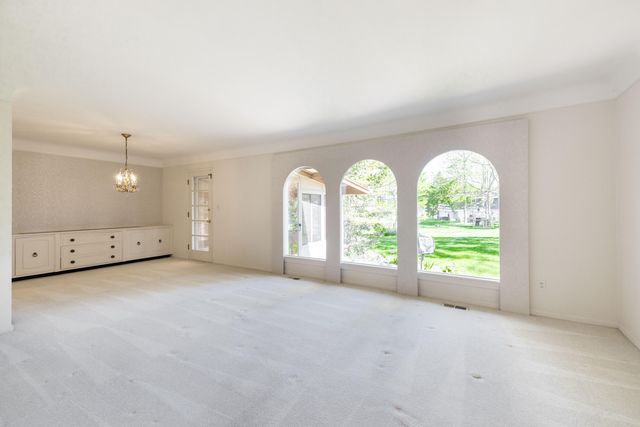 8480 Hampton, Grosse Ile Twp, MI 48138