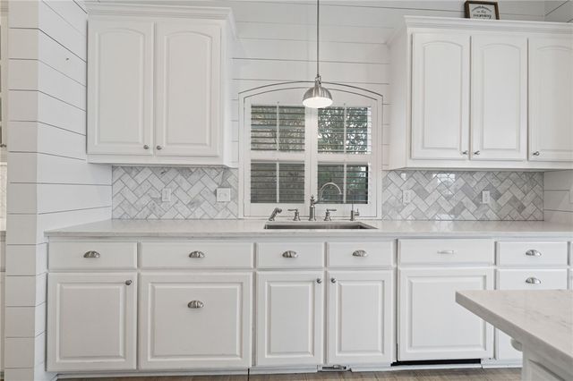 25 Great Lakes Dr, Corpus Christi, TX 78413