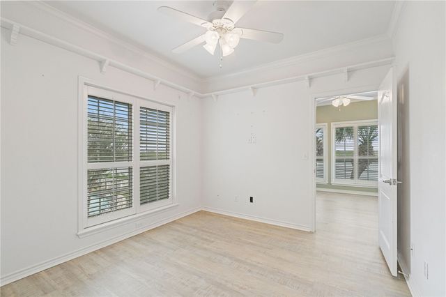 25 Great Lakes Dr, Corpus Christi, TX 78413