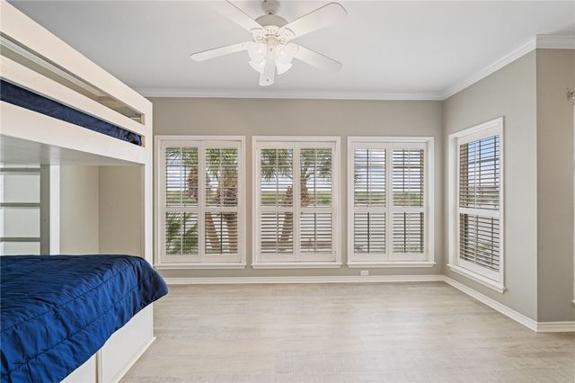 25 Great Lakes Dr, Corpus Christi, TX 78413