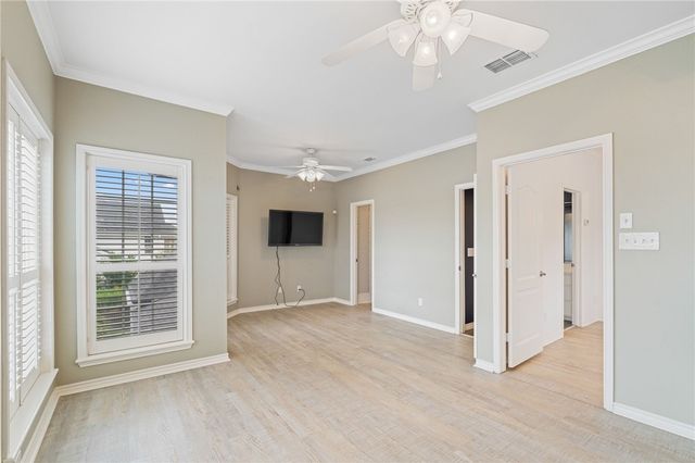 25 Great Lakes Dr, Corpus Christi, TX 78413