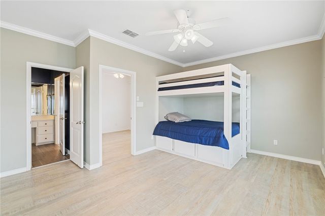 25 Great Lakes Dr, Corpus Christi, TX 78413