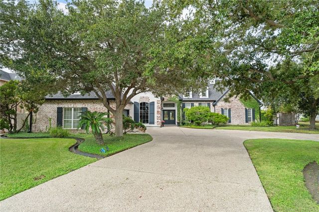 25 Great Lakes Dr, Corpus Christi, TX 78413