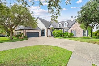 25 Great Lakes Dr, Corpus Christi, TX 78413