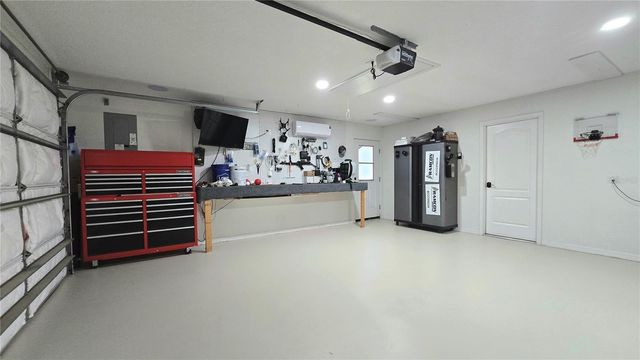 6441 SILVER OAKS DRIVE, Zephyrhills, FL 33542