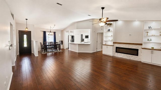 6441 SILVER OAKS DRIVE, Zephyrhills, FL 33542