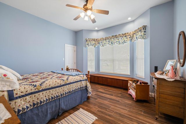 194 Gabriel Meadows DR, Hutto, TX 78634