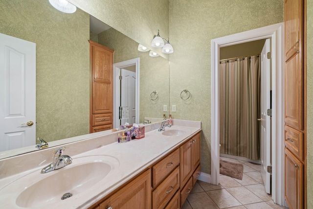 194 Gabriel Meadows DR, Hutto, TX 78634