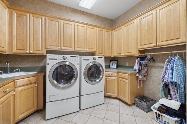 194 Gabriel Meadows DR, Hutto, TX 78634