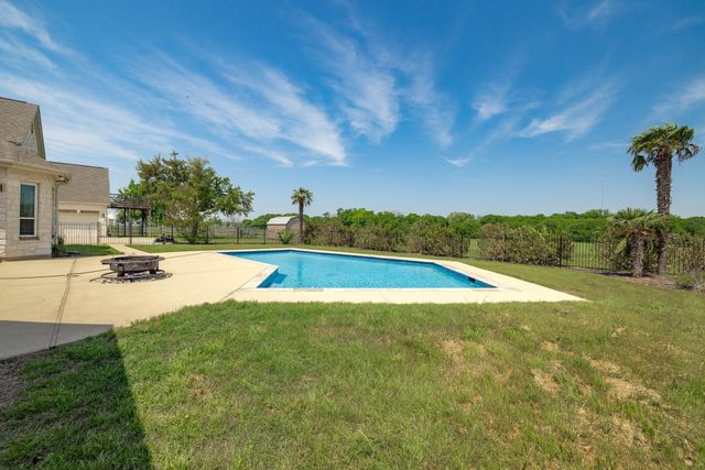 194 Gabriel Meadows DR, Hutto, TX 78634