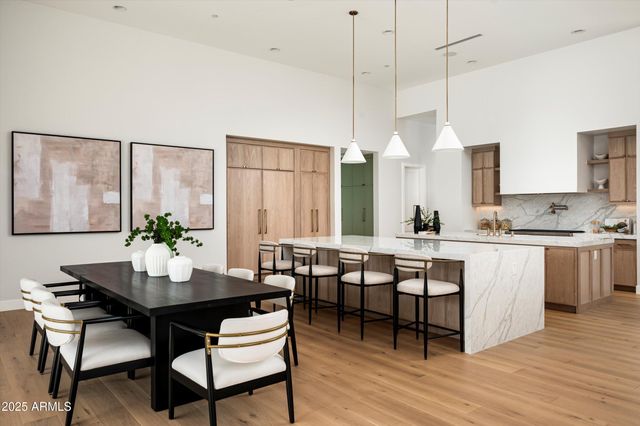 10220 N 66TH Street, Paradise Valley, AZ 85253