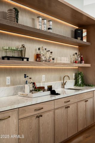 10220 N 66TH Street, Paradise Valley, AZ 85253