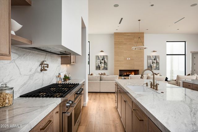 10220 N 66TH Street, Paradise Valley, AZ 85253