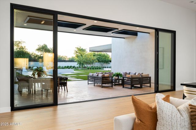 10220 N 66TH Street, Paradise Valley, AZ 85253