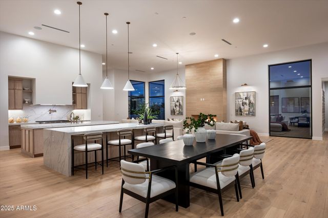 10220 N 66TH Street, Paradise Valley, AZ 85253