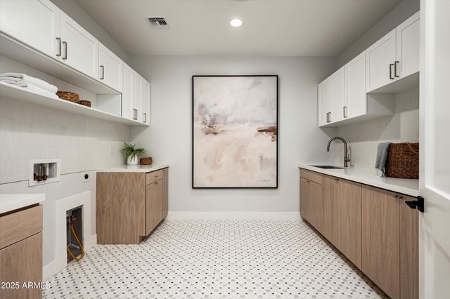 10220 N 66TH Street, Paradise Valley, AZ 85253