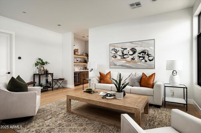 10220 N 66TH Street, Paradise Valley, AZ 85253