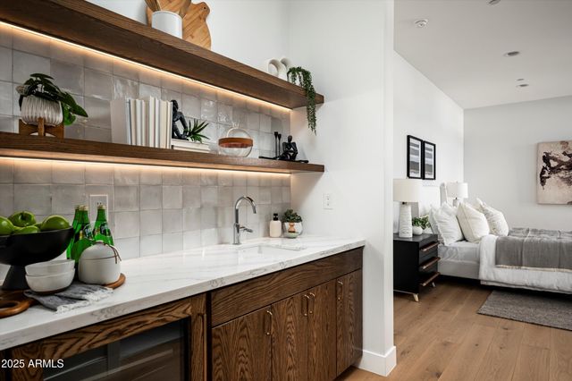 10220 N 66TH Street, Paradise Valley, AZ 85253