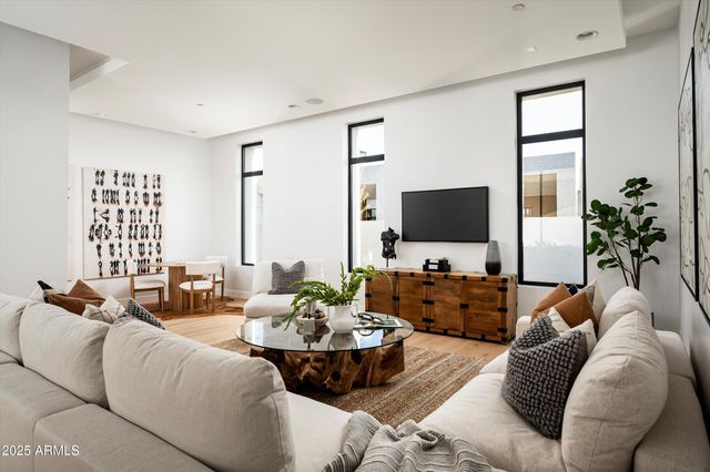 10220 N 66TH Street, Paradise Valley, AZ 85253