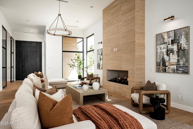 10220 N 66TH Street, Paradise Valley, AZ 85253