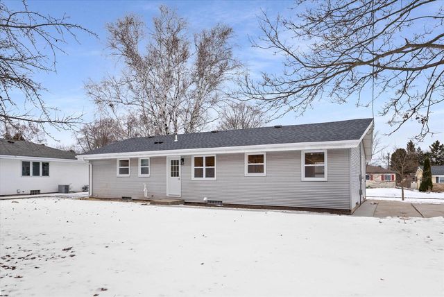 1543 Wilson AVENUE, Port Washington, WI 53074