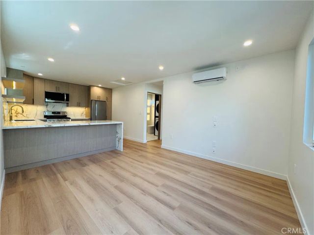 8513 Remmet, Canoga Park, CA 91304