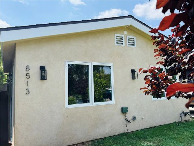 8513 Remmet, Canoga Park, CA 91304